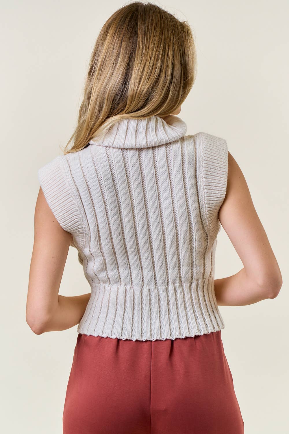 Sleeveless Turtleneck Knit Top