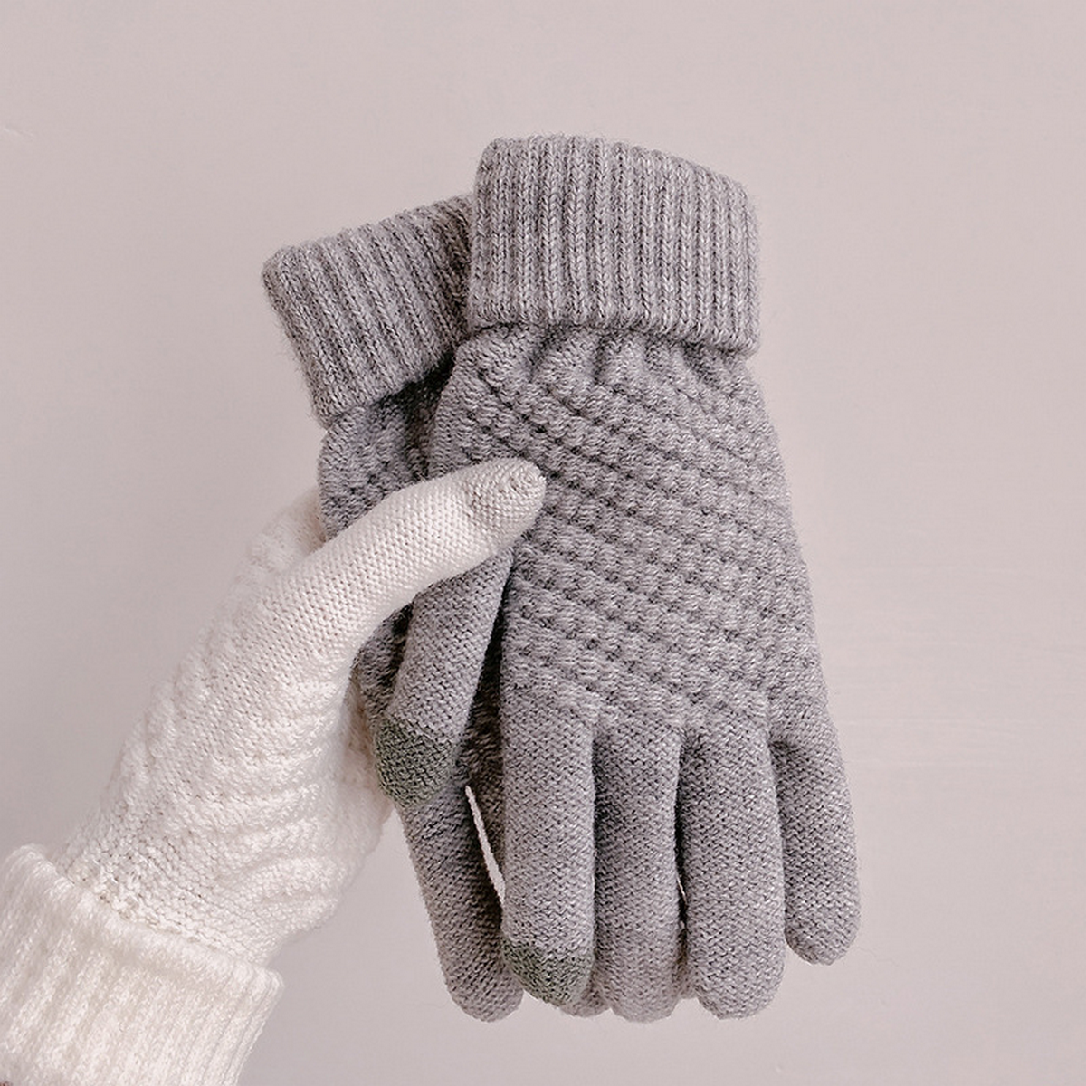 Self-Heating Knit Gloves – Cute & Warm Design