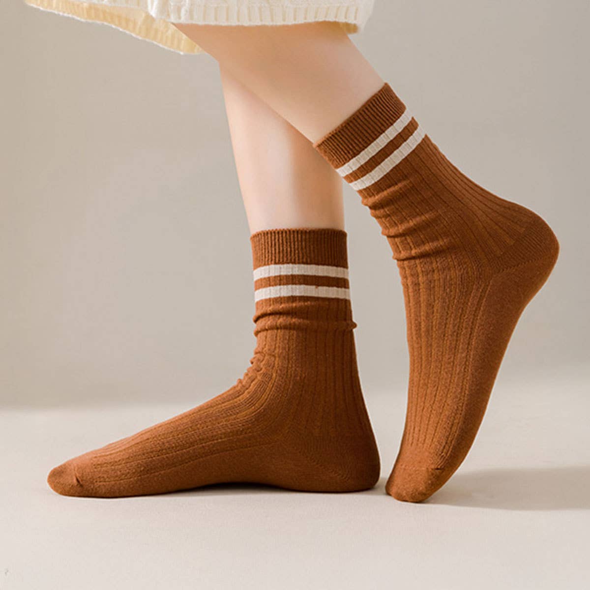 Classic Two Stripes Print Crew Socks.