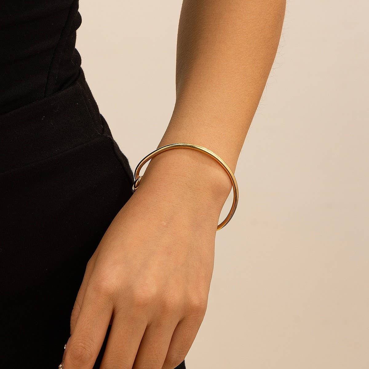 Knotted Bracelet Gold Color