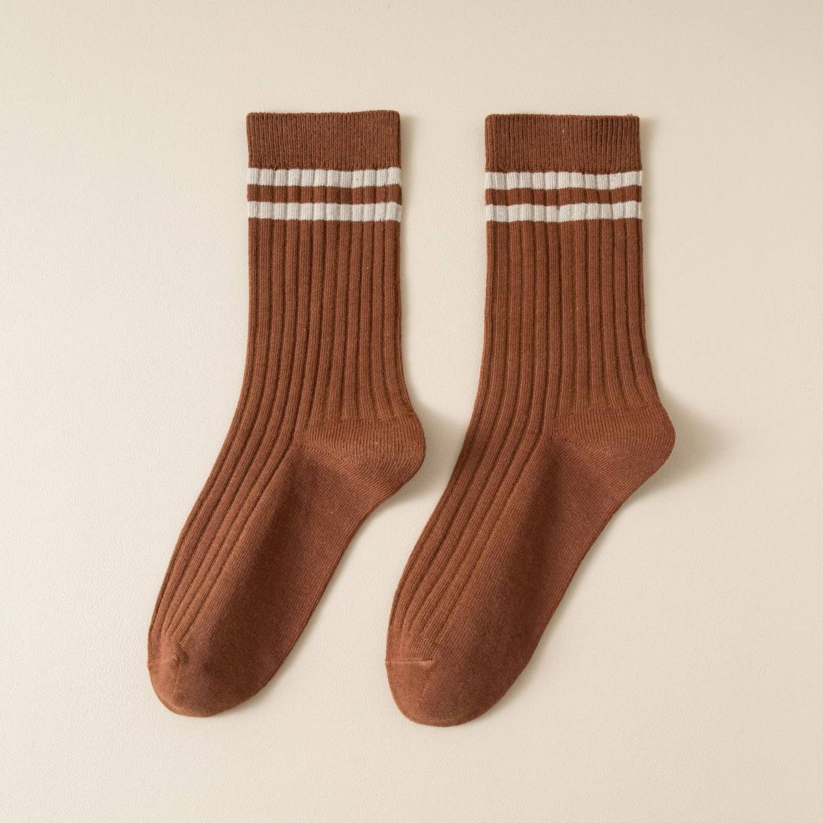 Classic Two Stripes Print Crew Socks.