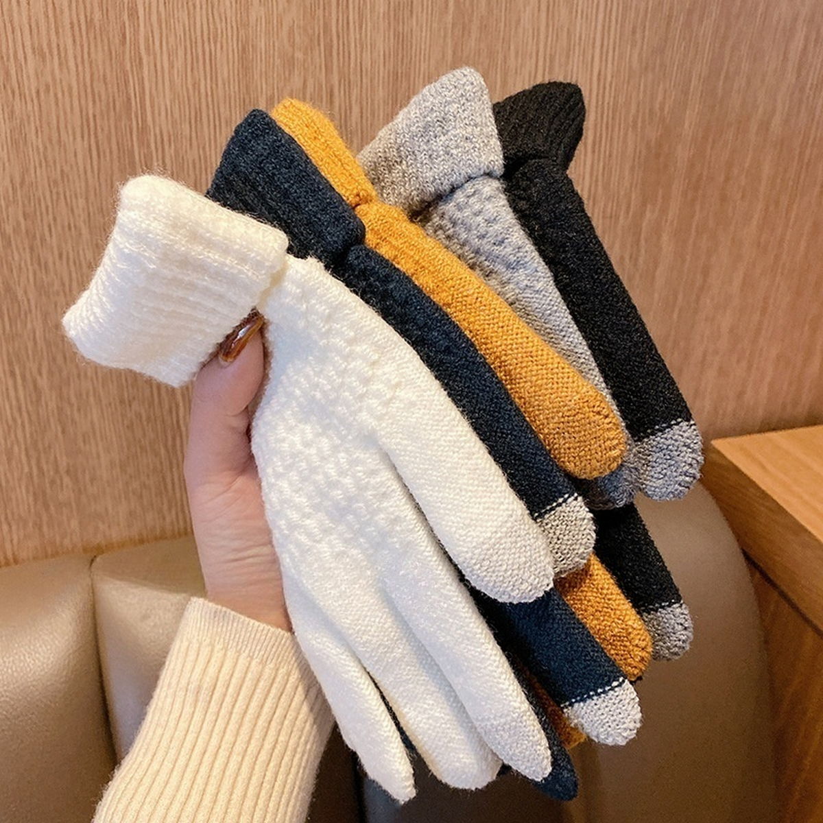 Self-Heating Knit Gloves – Cute & Warm Design