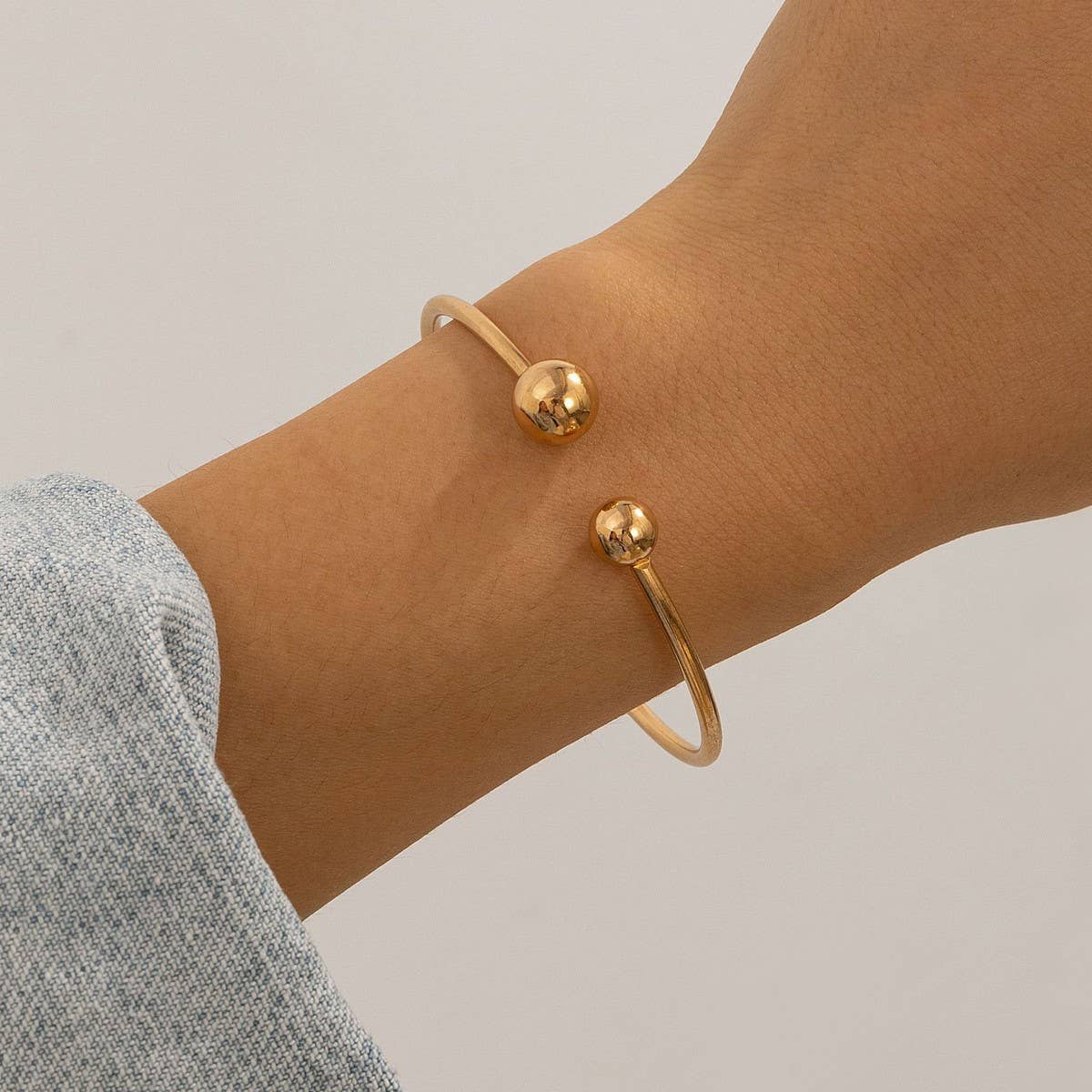 Knotted Bracelet Gold Color