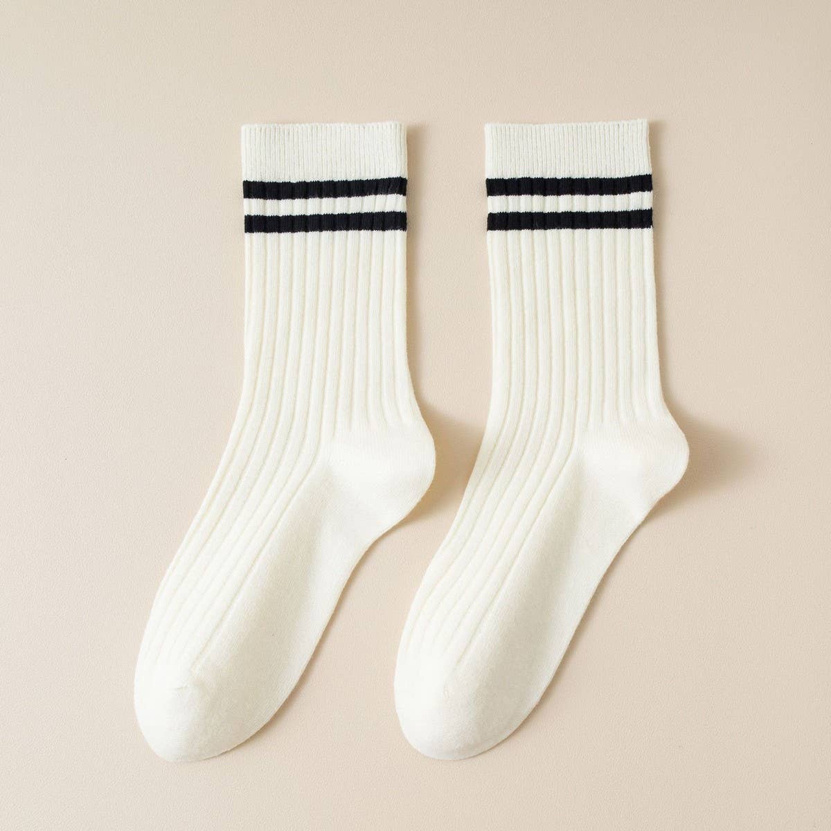Classic Two Stripes Print Crew Socks.
