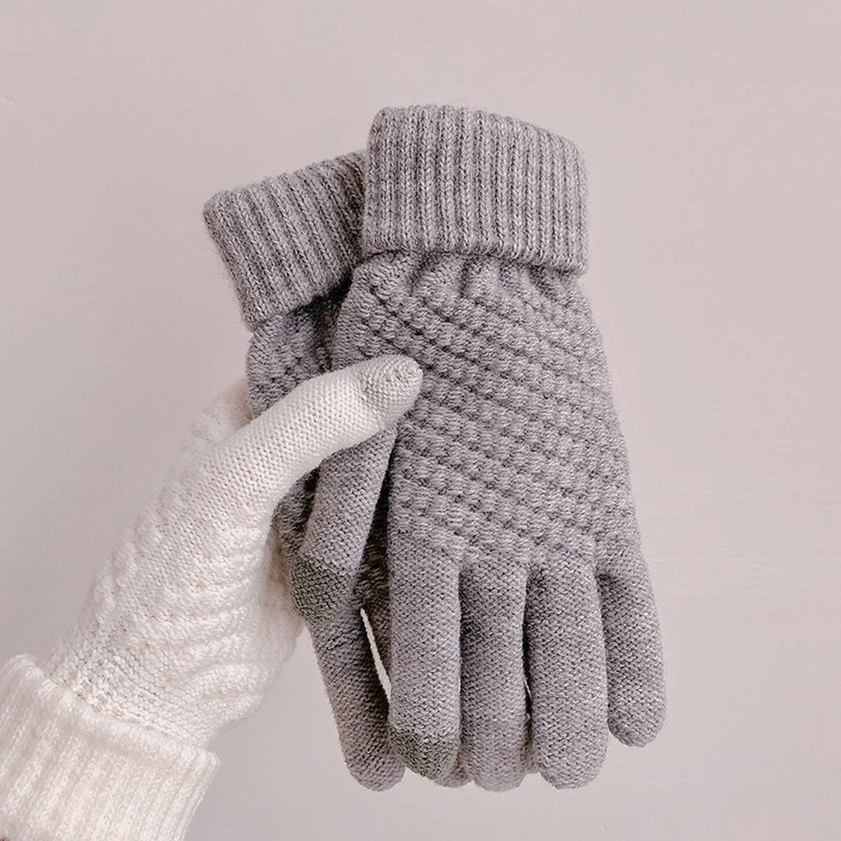 Self-Heating Knit Gloves – Cute & Warm Design