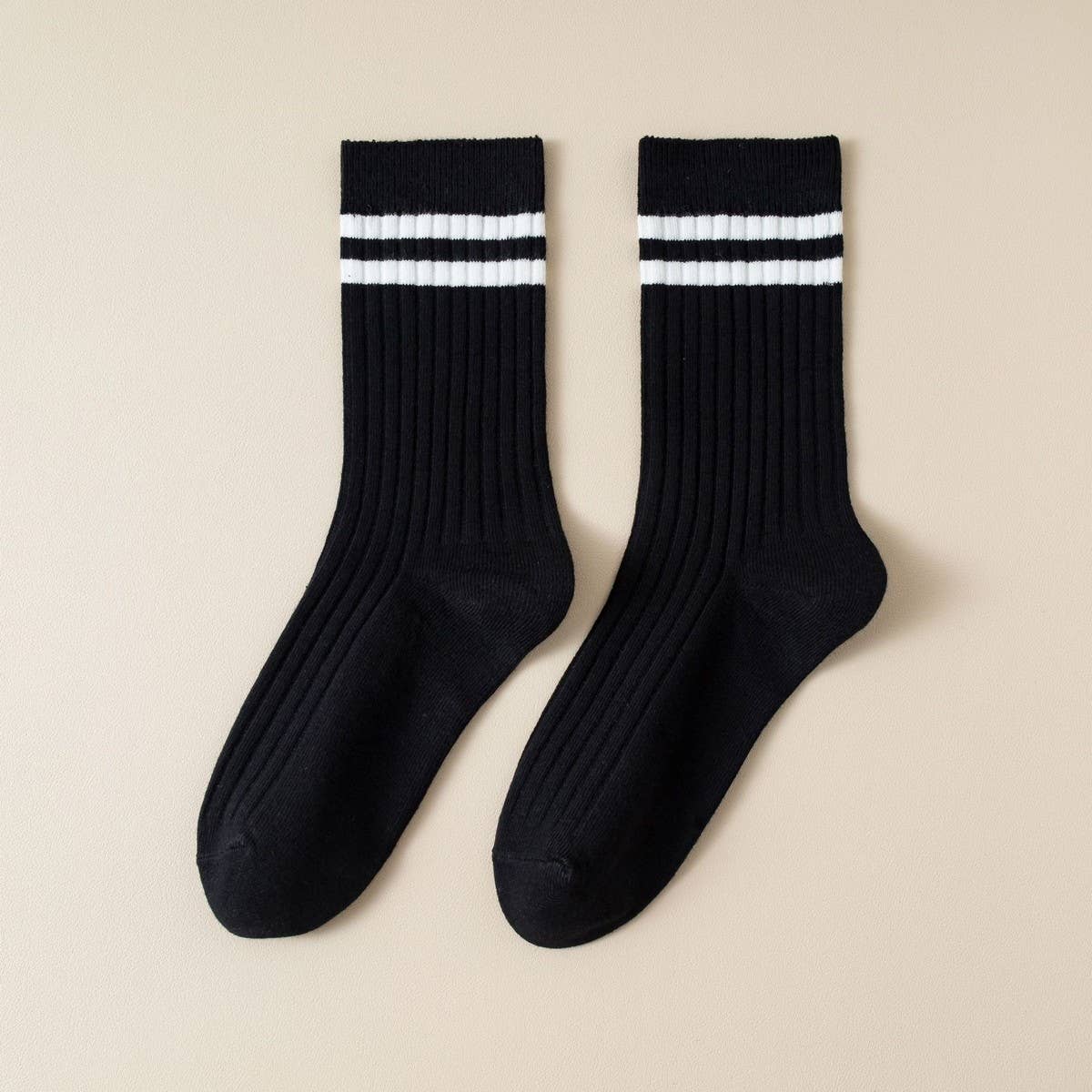 Classic Two Stripes Print Crew Socks.